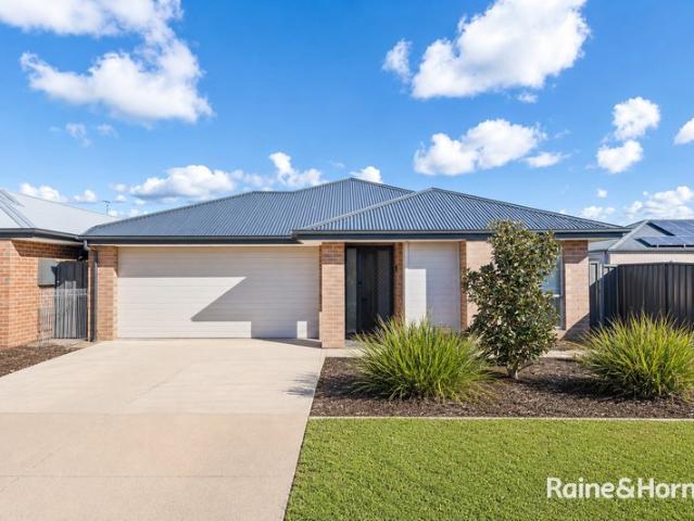 4 Bedroom Family Home In Andrews Farm