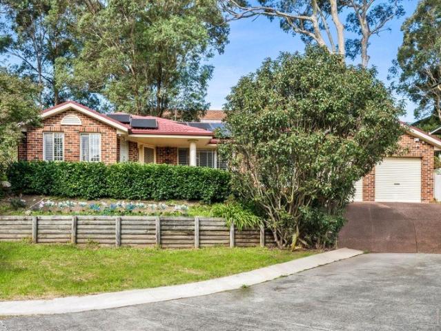 4 BEDROOM FAMILY HOME IN ELEVATED POSITION