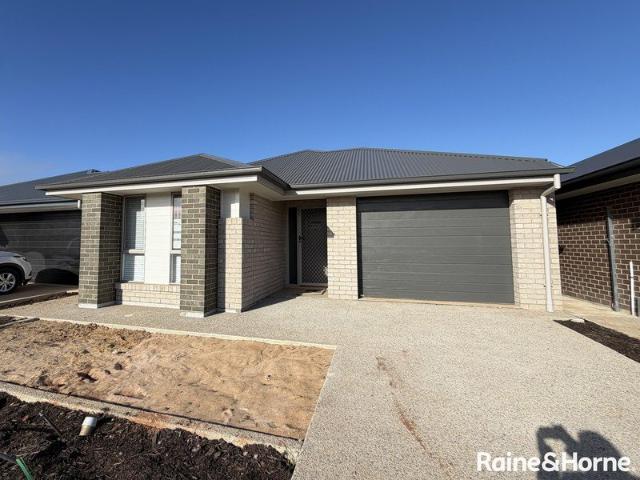 4 Bedroom Family Home In Munno Para West