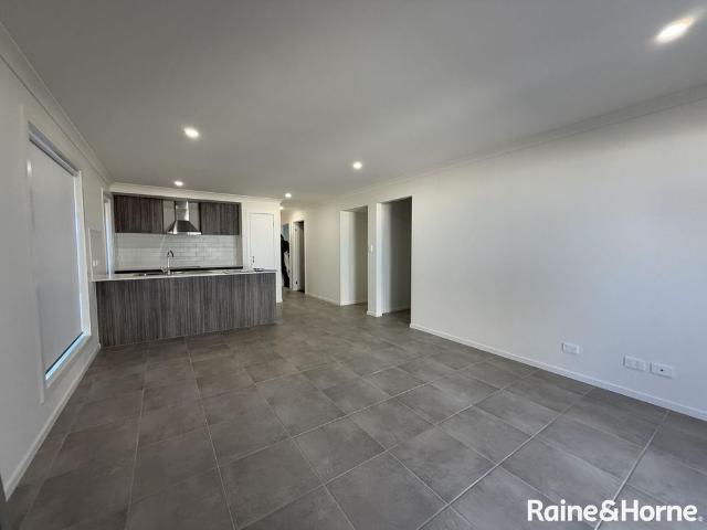 4 Bedroom Family Home In Munno Para West