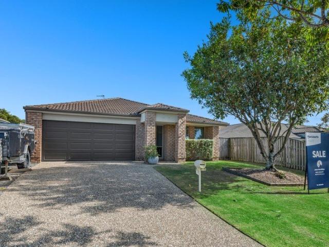 Pacific Pines 4 bedroom family home