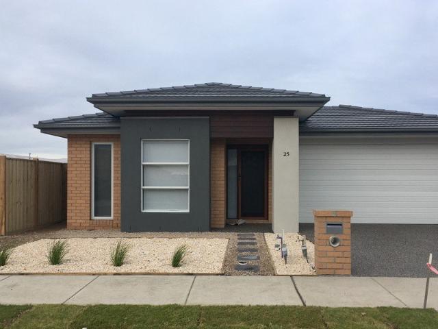 4 Bedroom Family Home in Quay 2