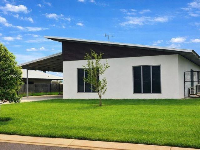 4 BEDROOM FAMILY HOME IN QUIET JOHNSTON LOCATION