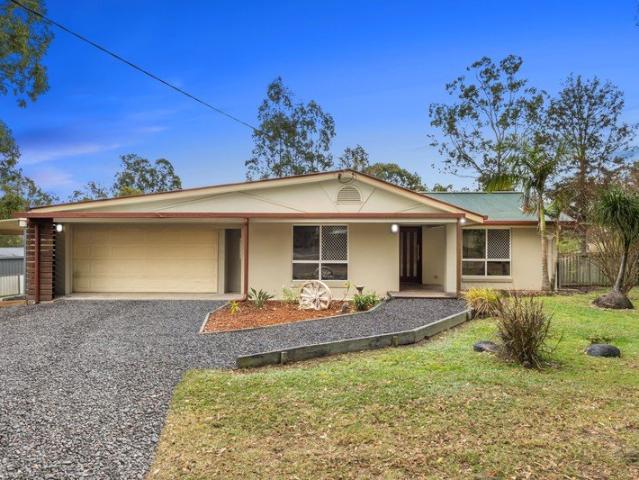 4 Bedroom, Family Home on 1+ acres