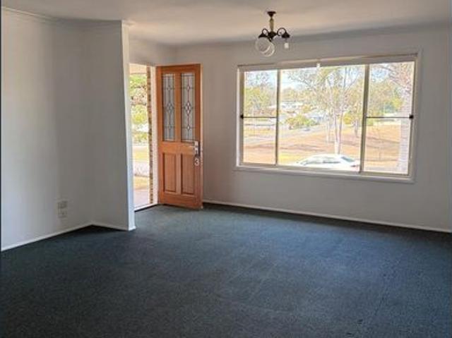4 BEDROOM FAMILY HOME OPPOSITE PARK