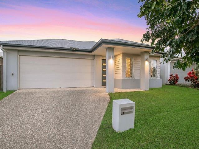 4 Bedroom Family Home, Multiple Living Areas, Beautiful Kitchen & Ducted Air conditioning!