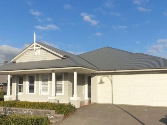 4 Bedroom Family Home Multiple Living Areas