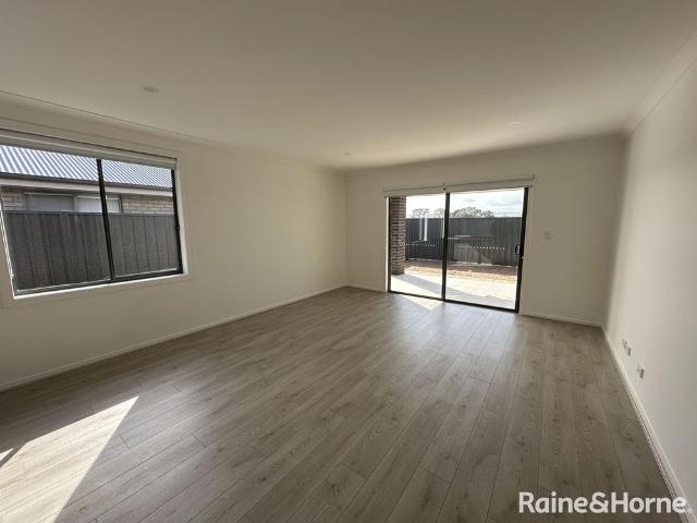 4 Bedroom Family Home Space, Comfort & Style in Munno Para Downs!