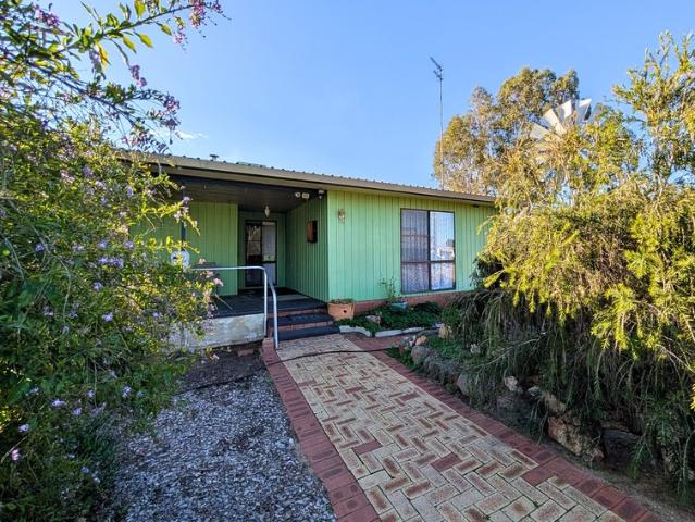 4 BEDROOM FAMILY HOME, POOL, SHEDS & BEAUTIFUL ESTABLISHED GARDENS