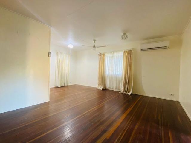 4 Bedroom family home with Undercover Area!