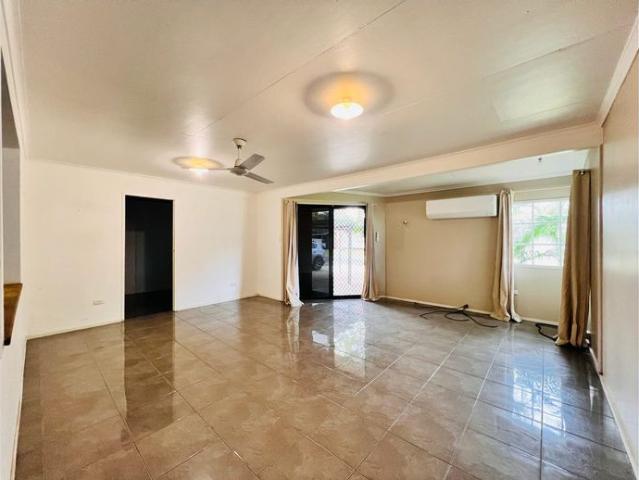 4 BEDROOM FAMILY HOME WITH DOUBLE GARAGE!