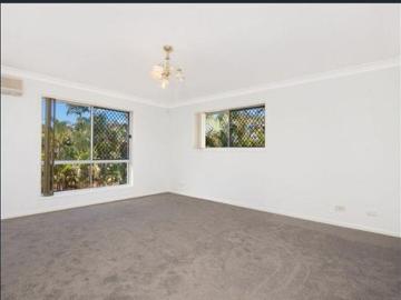 4 Bedroom Family Home with Pool in Quiet Calamvale Street