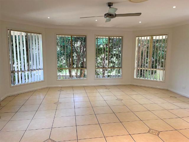 4 bedroom family home with rural outlook close to South Grafton schools