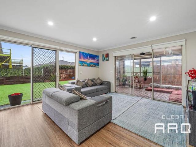 4 Bedroom family home with solar panels!