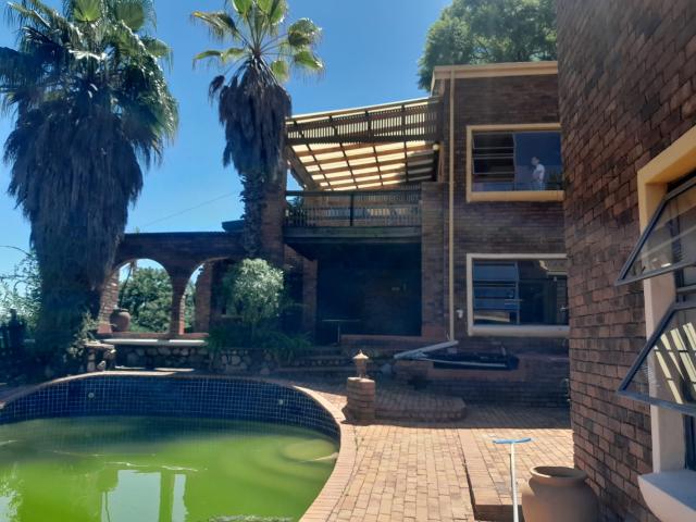 4 Bedroom Family home to rent in Helderkruin