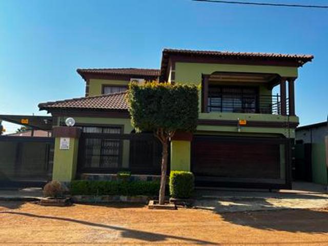 4 bedroom family house