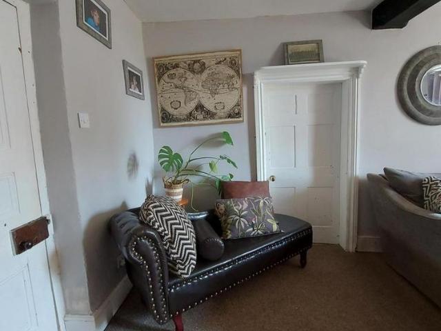 4 bedroom farm house to rent