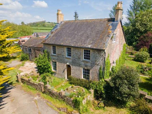 7 Bedroom Farm House Character Property