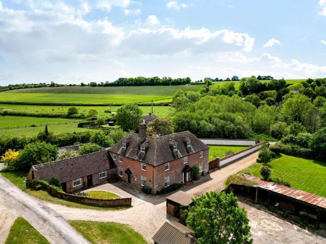 4 bedroom farm house for sale