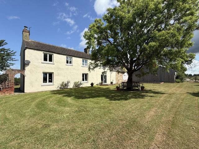 4 bedroom farm house for sale
