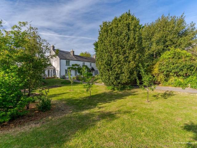 4 bedroom farm house for sale