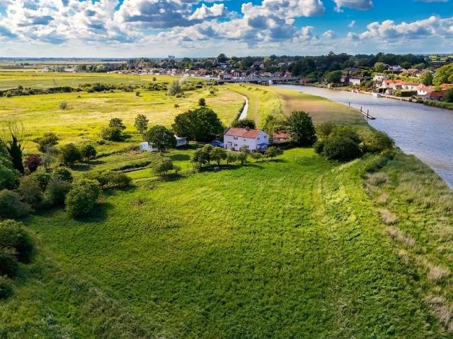 4 bedroom farm house for sale