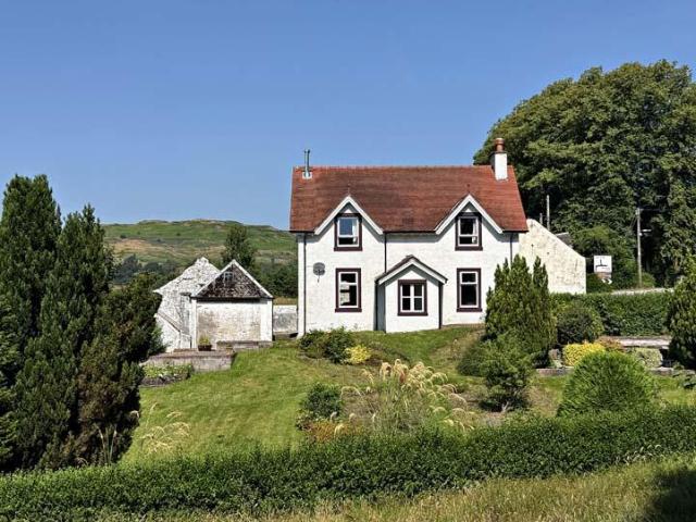 4 bedroom farm house for sale