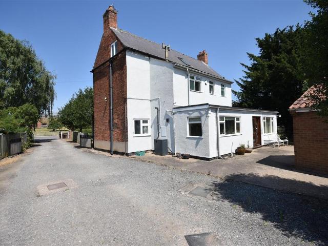 4 bedroom farm house for sale