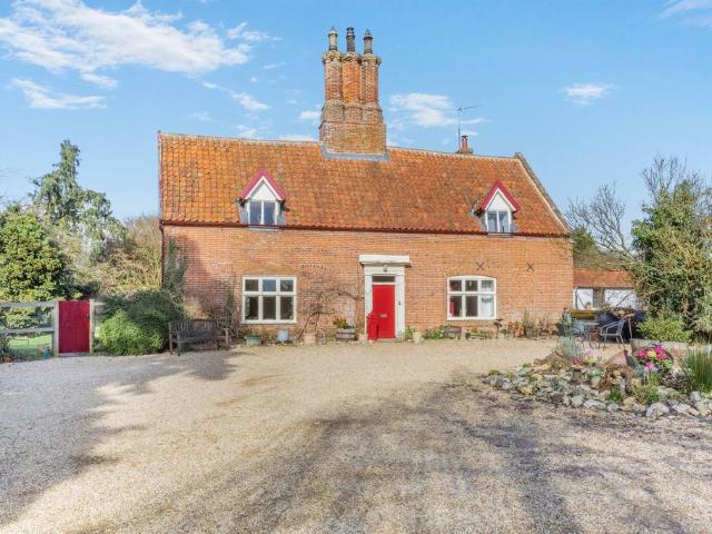 4 bedroom farm house for sale