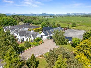 4 bedroom farm house for sale