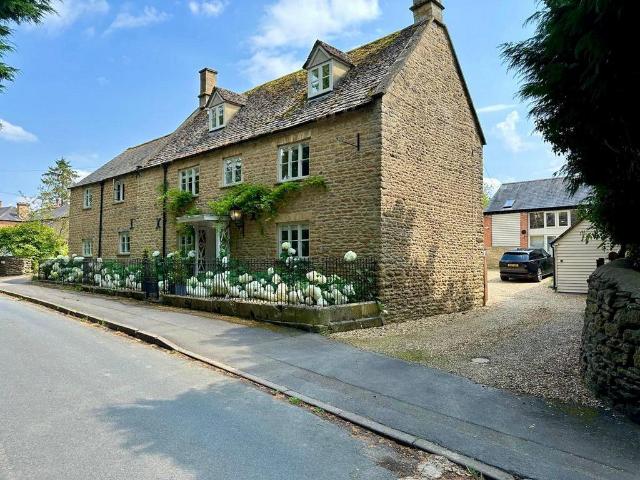 4 bedroom country house for sale