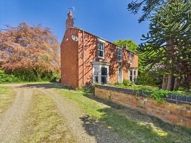4 bedroom farm house for sale