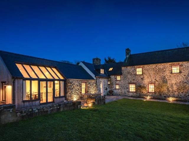 4 bedroom farm house for sale