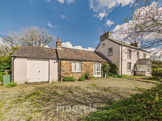 4 bedroom farm house for sale