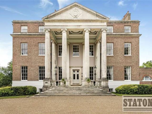 4 Bedroom Flat
