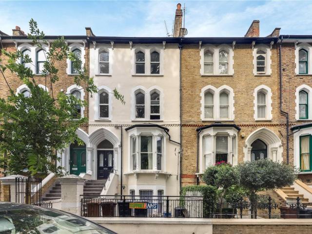 4 bedroom Flat Sandringham Road, E8