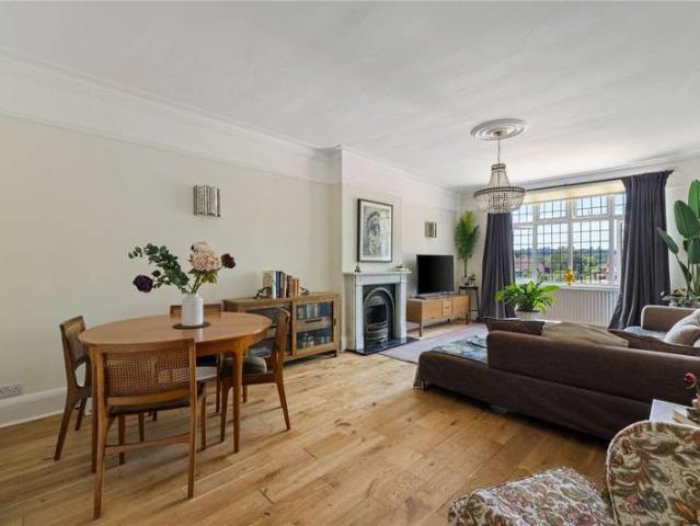 4 Bedroom Flat