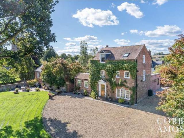 4 Bedroom Flat