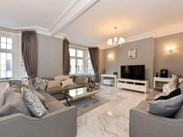 4 Bedroom Flat