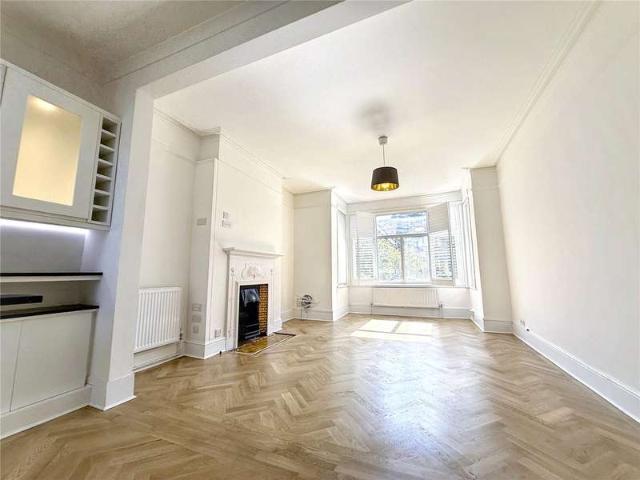 4 Bedroom Flat