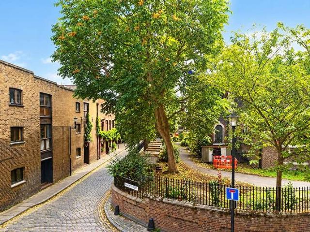 4 Bedroom Flat