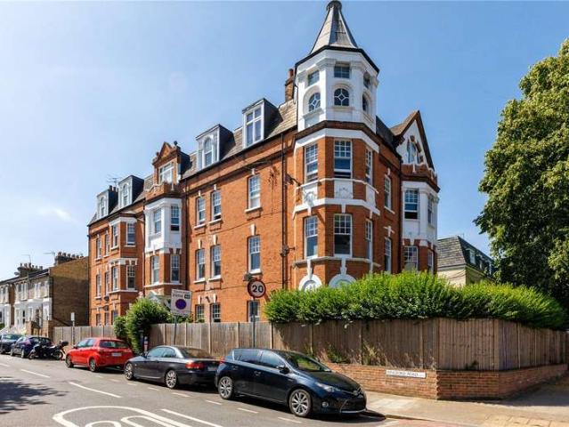4 Bedroom Flat