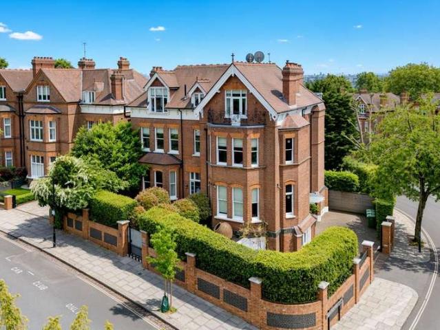 4 Bedroom Flat