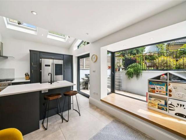 4 Bedroom Flat