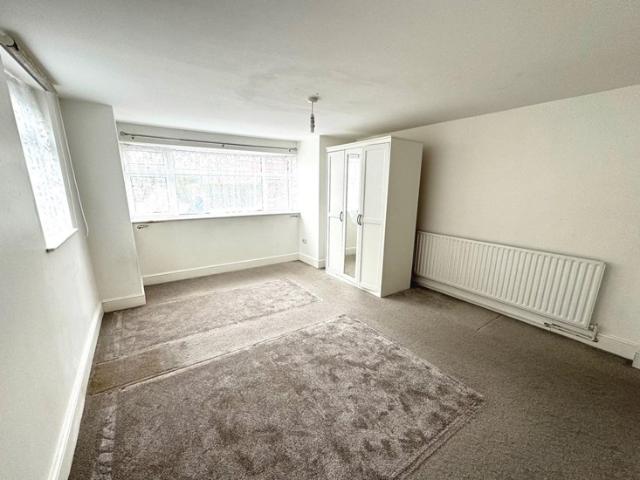 4 Bedroom Flat