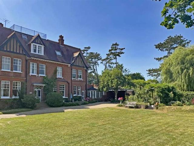 4 Bedroom Flat