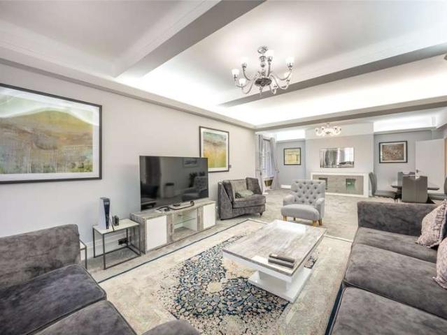 4 Bedroom Flat