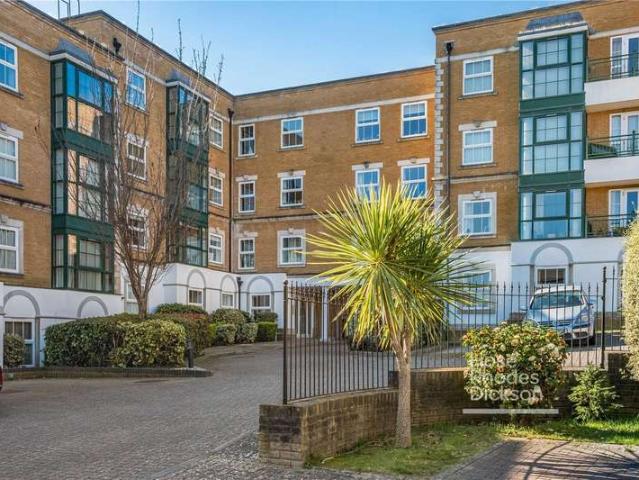 4 Bedroom Flat