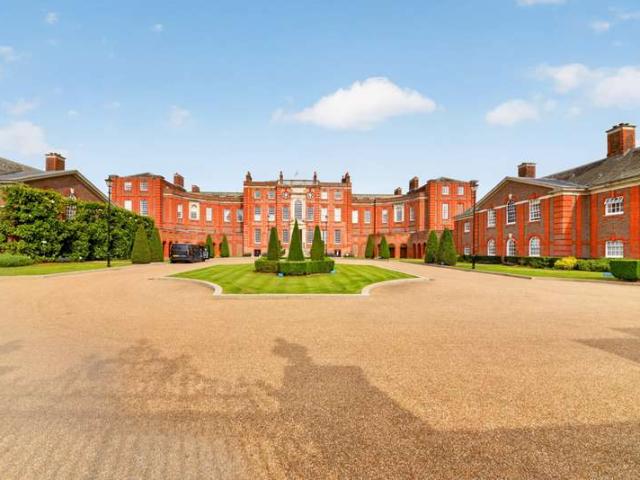 4 Bedroom Flat