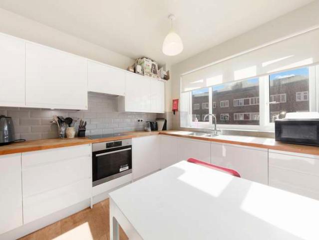 4 Bedroom Flat